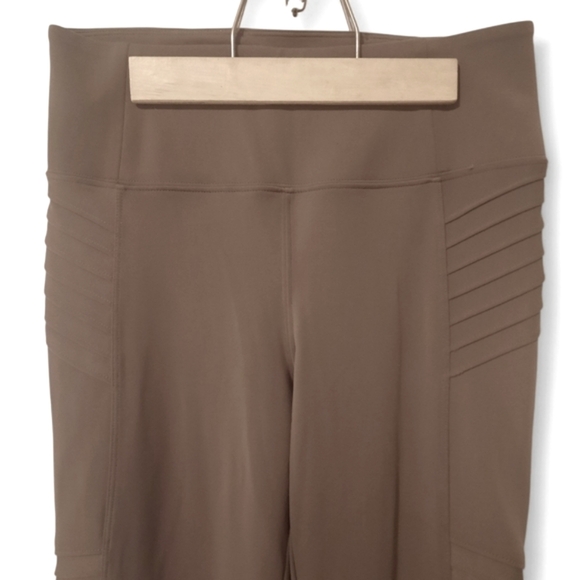 ATHLETA Moto Zip Delancy Tight Sculptek UPF 50+ Stretch Pockets Legging Taupe - Picture 5 of 12